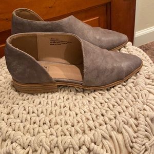 Women’s croissant shoes